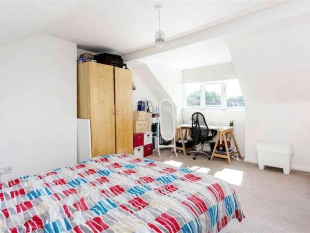 Flat for sale in Gospel Oak, Greater London