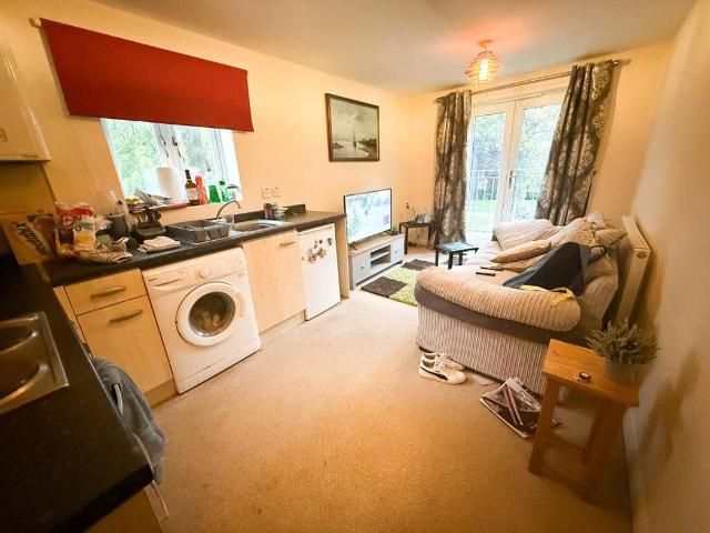 Flat for sale in Oakhill, Stoke