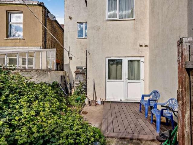 Flat for sale in Gillingham