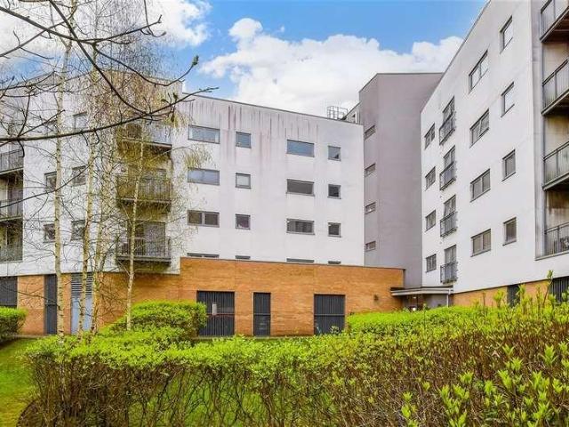 Flat for sale in Brook Street, Bourne Vale