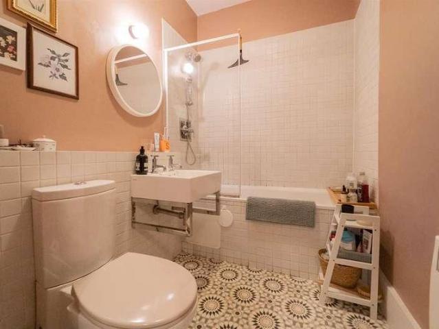 Flat for sale in Georgia, Greater Manchester