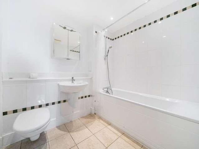 Flat for sale in Portsea, City Of Portsmouth
