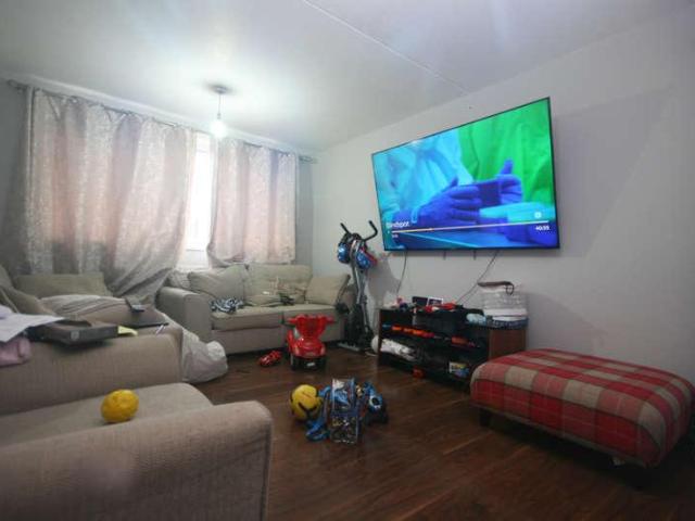 Flat for sale in E13, London