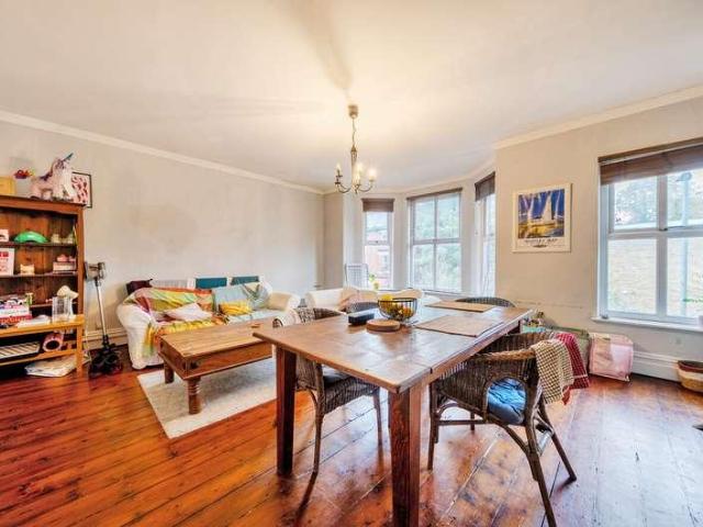 Flat for sale in West Didsbury, Manchester