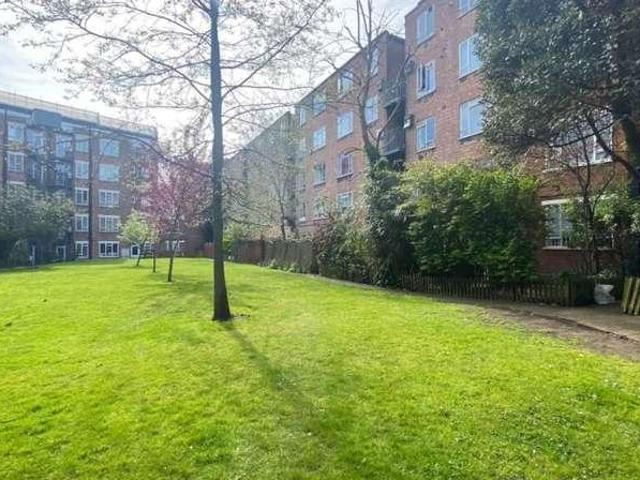 Flat for sale in St. John's Wood, Greater London
