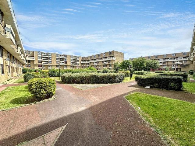 Flat for sale in Sulgrave, Washington