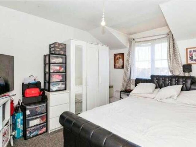 Flat for sale in Britwell, Slough