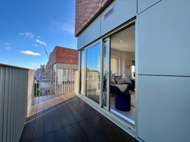 Flat for sale in South Ashford, Bridgefield