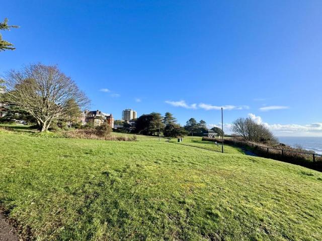 Flat for sale in West Cliff, Bournemouth