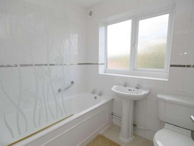 Flat for sale in Wheatley, South Oxfordshire