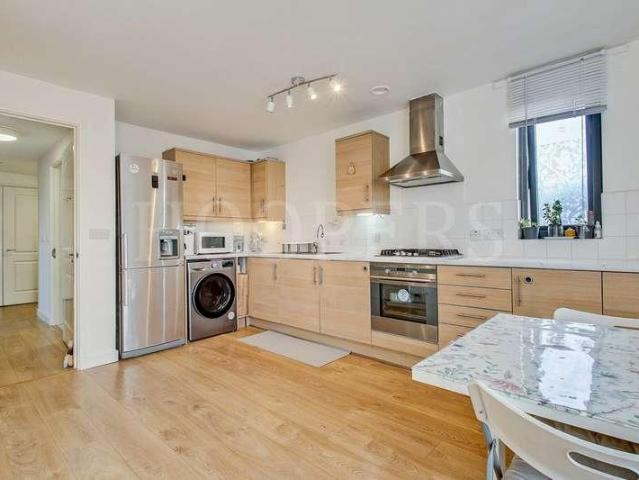 Flat for sale in Dudden Hill, Greater London
