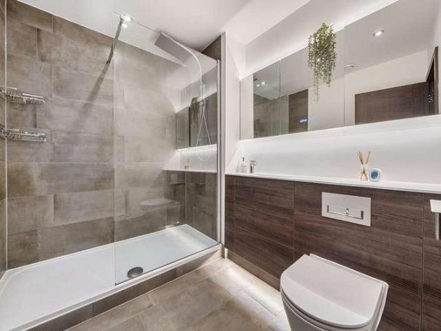 Flat for sale in Alton Barnes, Essex