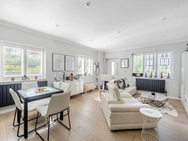 Flat for sale in Pachesham Park, Surrey