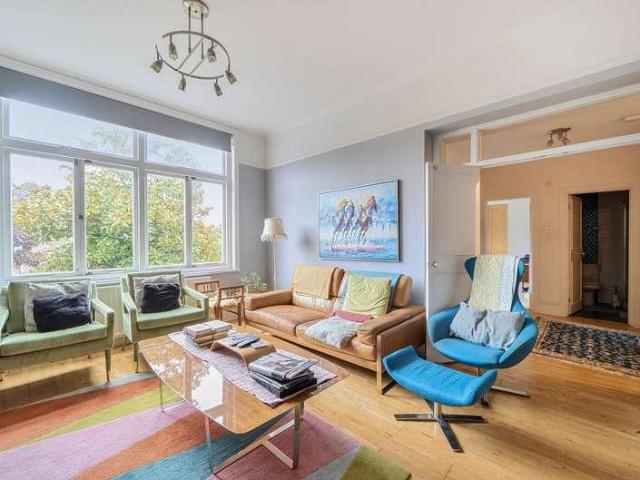 Flat for sale in Belsize Park, Greater London