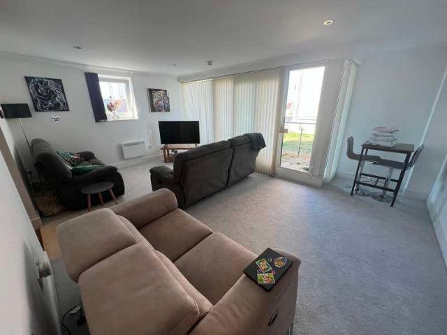 Flat for sale in Key Street, Suffolk