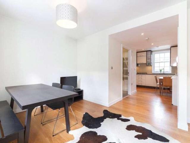 Flat for sale in Fitzrovia, Greater London
