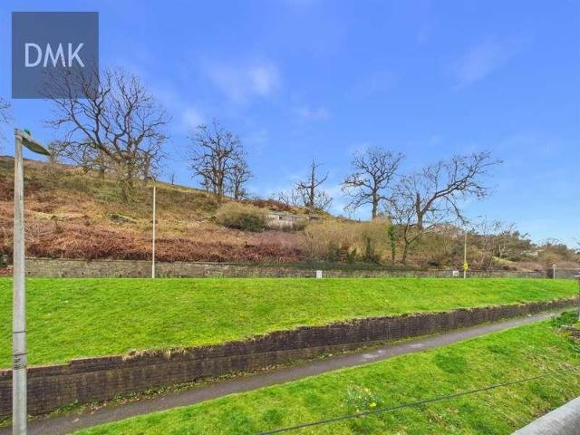 Flat for sale in Maesteg, Caerau