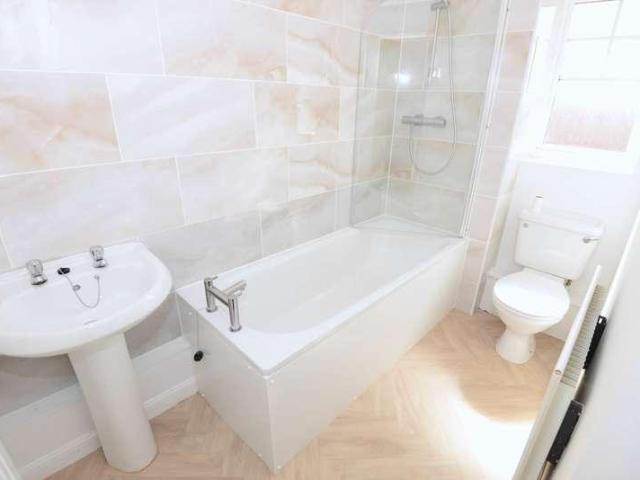 Flat for sale in Thamesmead, Greater London