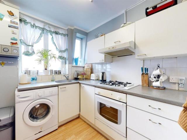 Flat for sale in Dollis Hill, Greater London