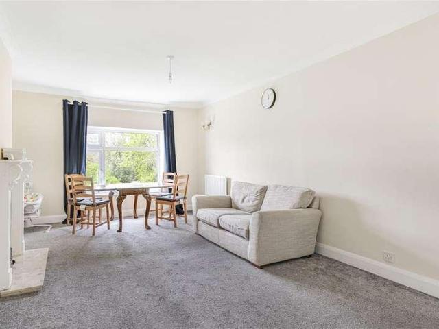 Flat for sale in Bickley, Greater London