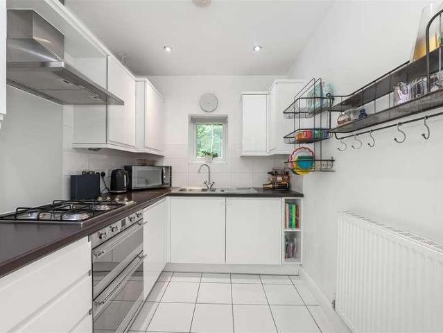 Flat for sale in Warlingham, Whyteleafe