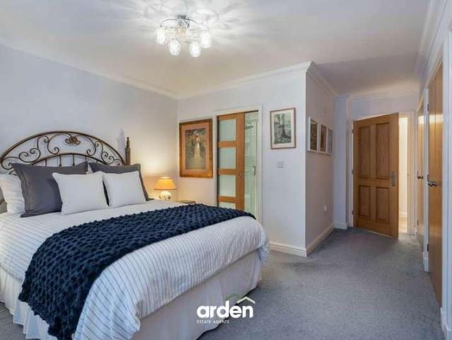 Flat for sale in Bromsgrove, Worcestershire