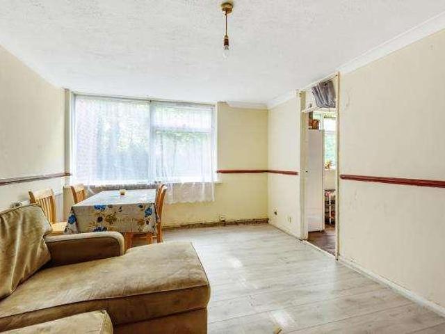Flat for sale in Slough