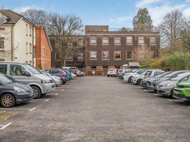 Flat for sale in Chawton, Bolton Low Houses