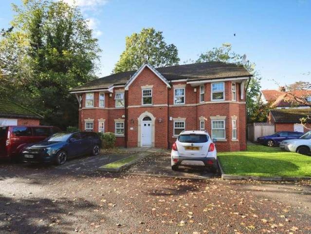 Flat for sale in Noctorum, Oxton