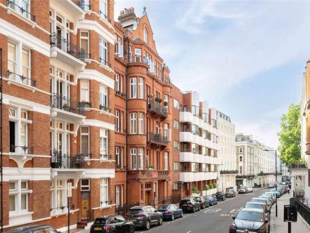 Flat for sale in Notting Hill, Greater London