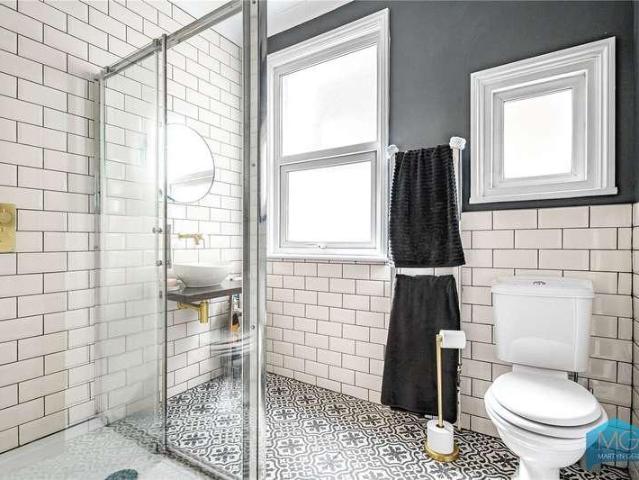 Flat for sale in High Barnet, Greater London