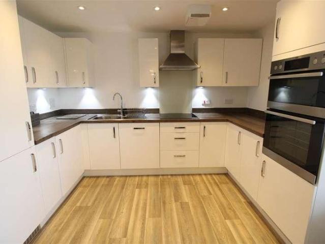 Flat for sale in Pan Meadows, Shide