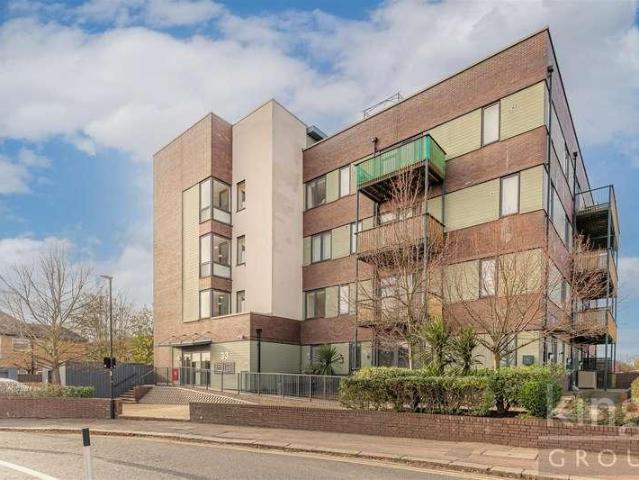 Flat for sale in Greater London