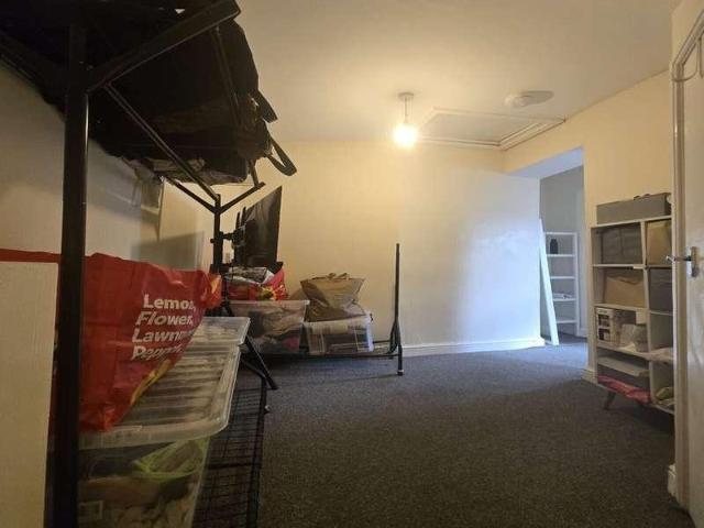 Flat for sale in Porth, Wales