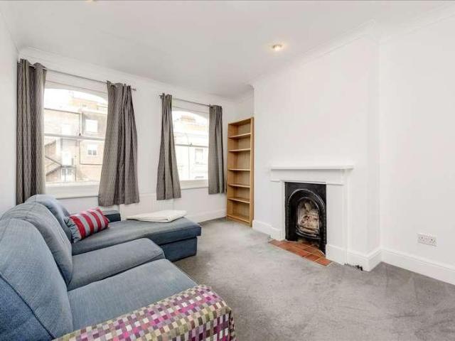 Flat for sale in Shepherd's Bush, Greater London