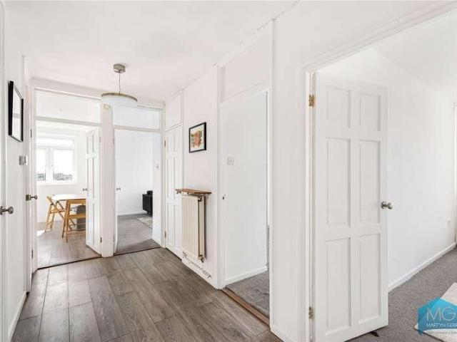 Flat for sale in Chalk Farm, Greater London