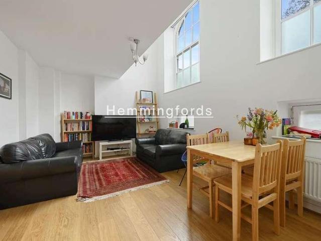 Flat for sale in Islington, Greater London