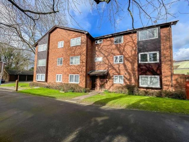 Flat for sale in Northwood, Northwood