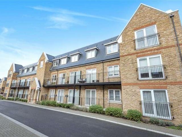 Flat for sale in The Butts, Kent