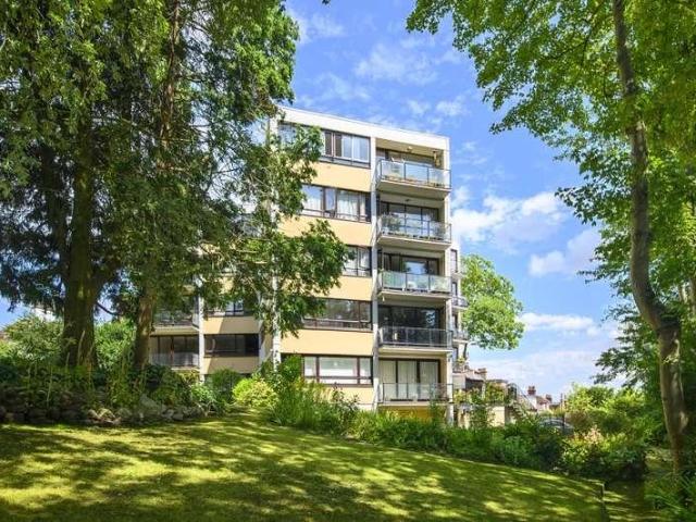 Flat for sale in Greater London