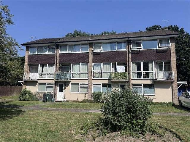 Flat for sale in South Earlswood, Red Hill