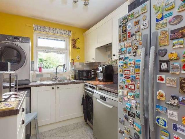 Flat for sale in Bulk, Bare