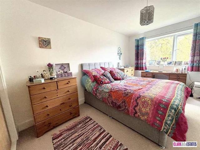 Flat for sale in Countess Wear, Watergate