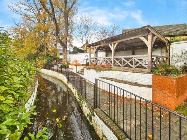 Flat for sale in Fleet, Hart