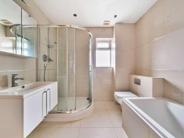 Flat for sale in Ruislip, London Borough of Hillingdon