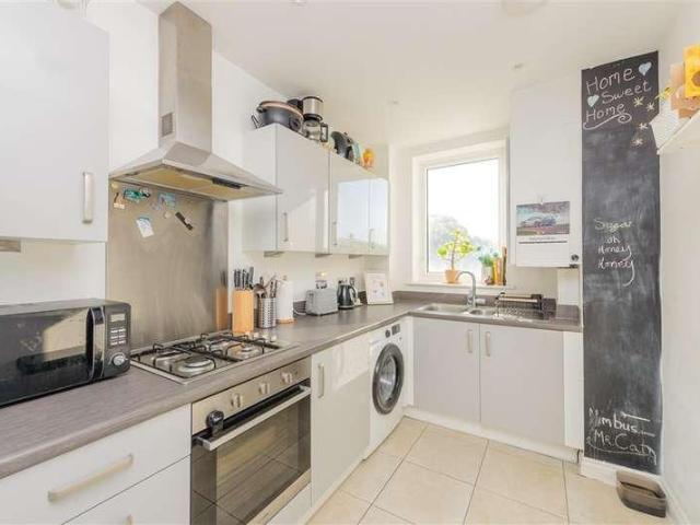 Flat for sale in Castle Hill, Dartford