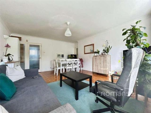 Flat for sale in Maidenhead