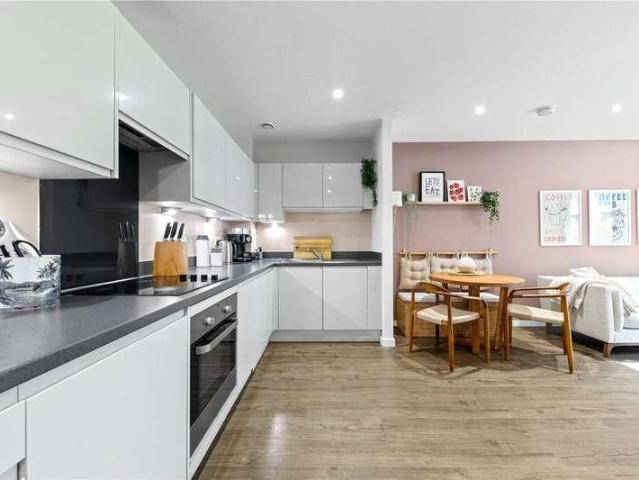 Flat for sale in St. George in the East, Greater London