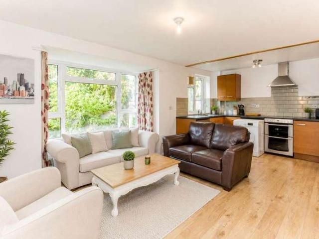 Flat for sale in The Slade, Oxfordshire