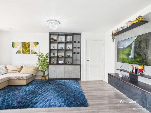 Flat for sale in Newtown, Reading